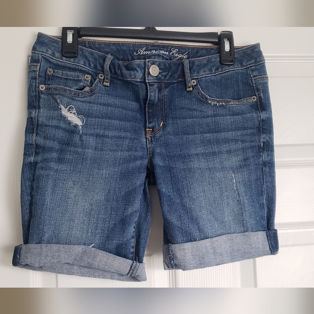 American Eagle Womens 8 Blue Denim Stretch Distressed Cuffed Bermuda Shorts